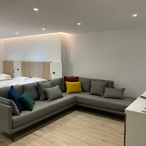 Eval Hotel apartamentowy Saranda